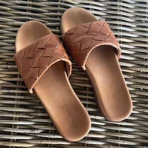 Madewell Louisa Slide Sandal in Woven Leather
